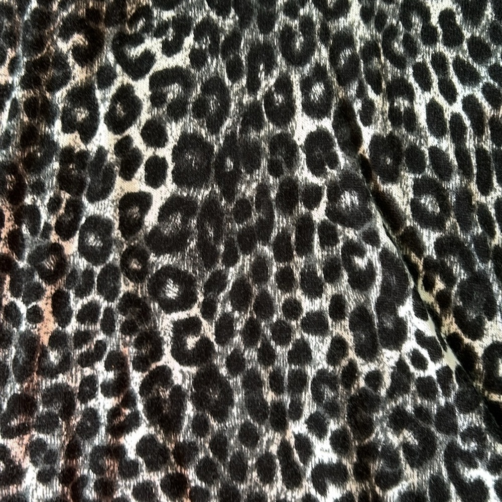 Michael Kors black animal print long sleeve v-neck sweater size small - Picture 4 of 7